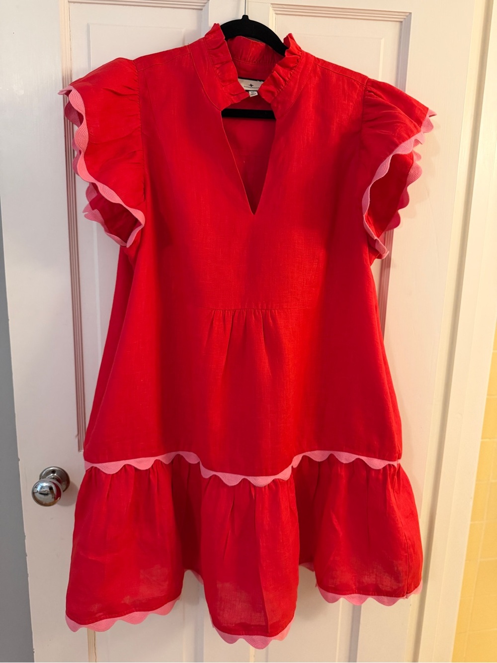 ♥️Tuckernuck🩷Red Ruffle Sleeve Scallop Trim Dress